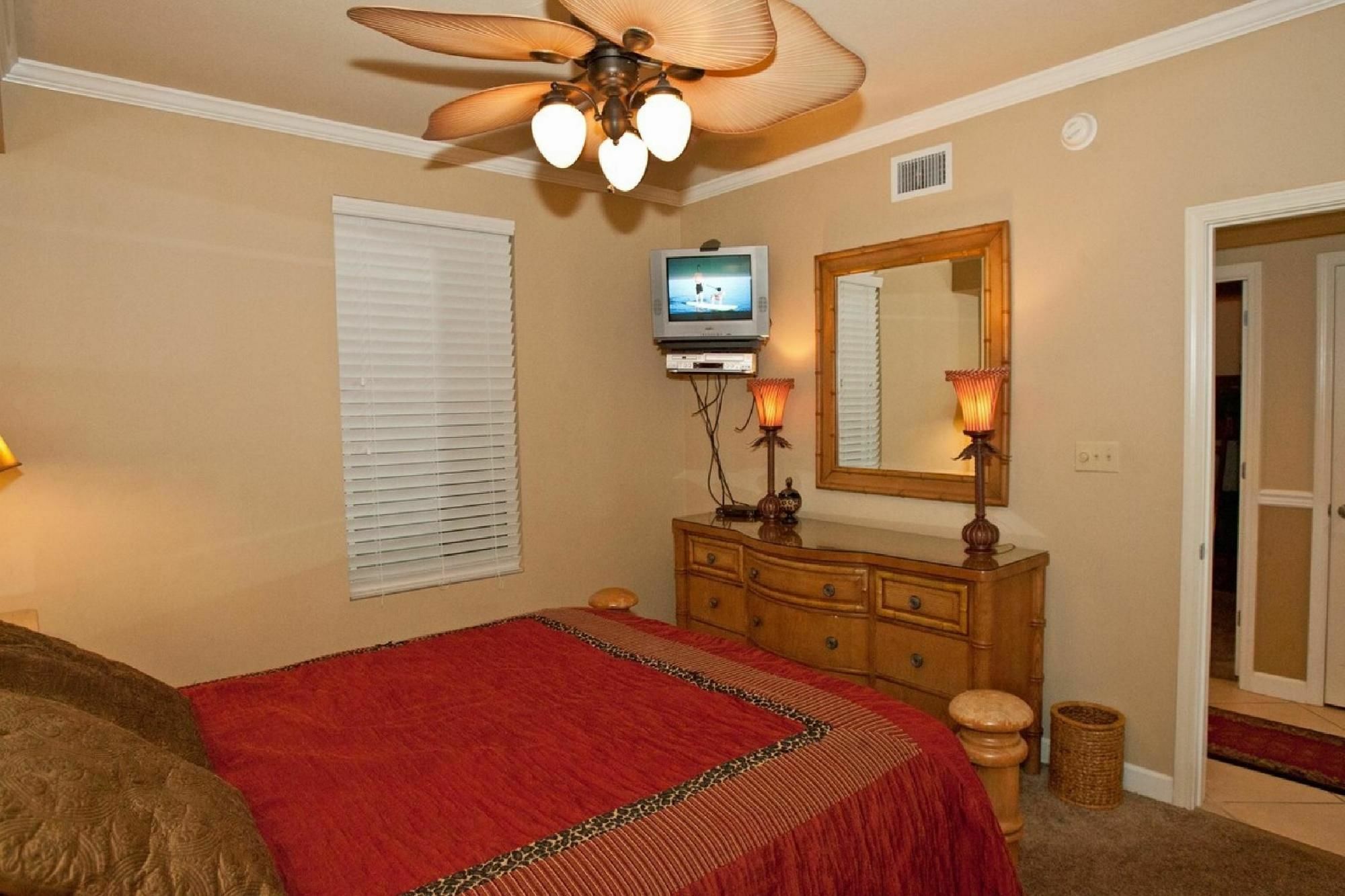 704 Marisol Hotel 3*